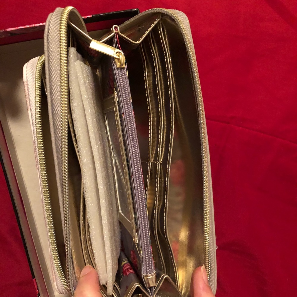 Wallet - Picture 4 of 6